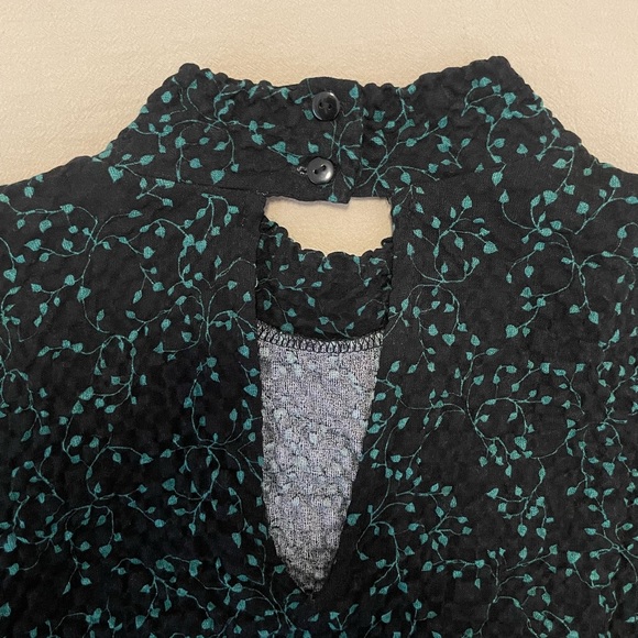 Mock neck Long sleeves Top - Picture 4 of 4